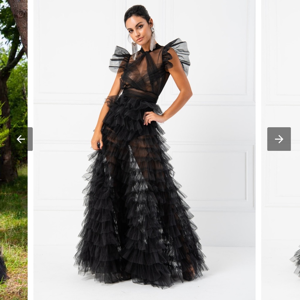 Black Gown by Kiki Riki